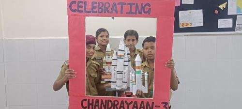 CHANDRAYAAN-3 (SELFIE POINT AND TAKING PHOTOGRAPHS  MAKING SPACECRAFTS OUT OF WASTE)1